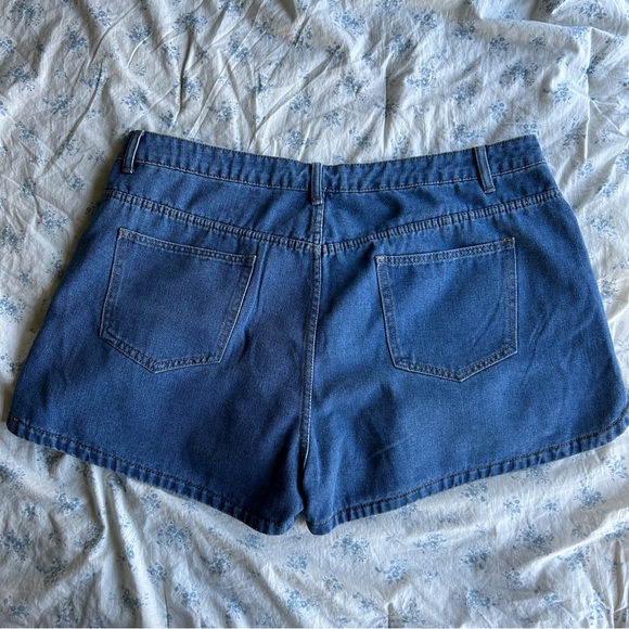 SHEIN denim shorts - Picture 2 of 3